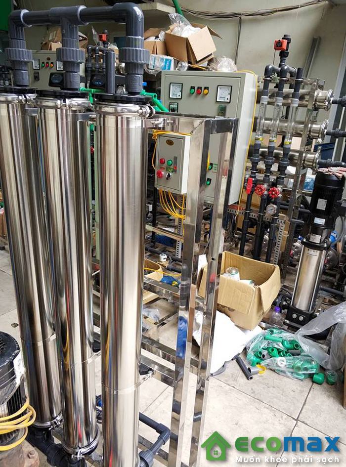 hinh anh lap dat mang loc ro cong nghiep 1