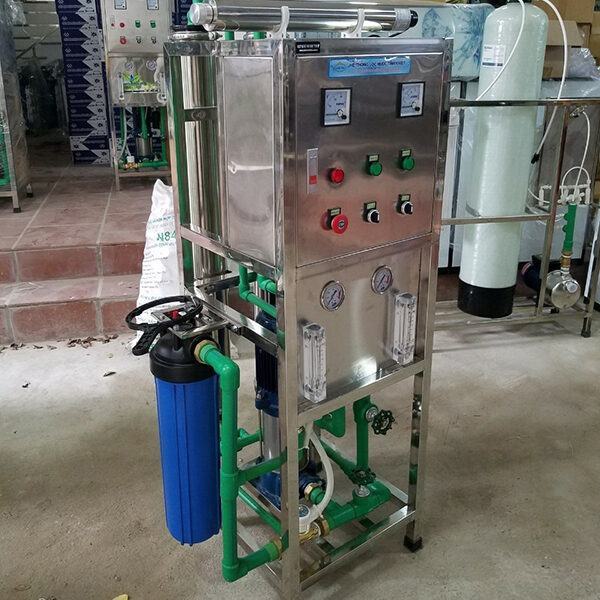 Dây chuyền lọc nước nhiễm mặn công suất 300-500lít/h Ecomax Water 3 Cụm đầu dàn lọc nước tinh khiết RO 500lít