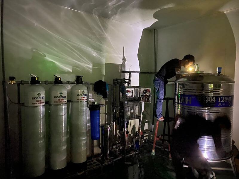 lap-dat-day-chuyen-loc-nuoc-tinh-khiet-500lit-tai-long-an