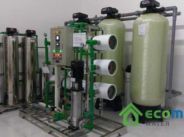 Day chuyen loc nuoc tinh khiet dong binh dong chai 4000L