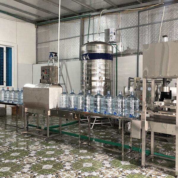 Dây chuyền lọc nước tinh khiết RO Công suất 3000 lít/h 2 day chuyen loc nuoc tinh khiet 3500l