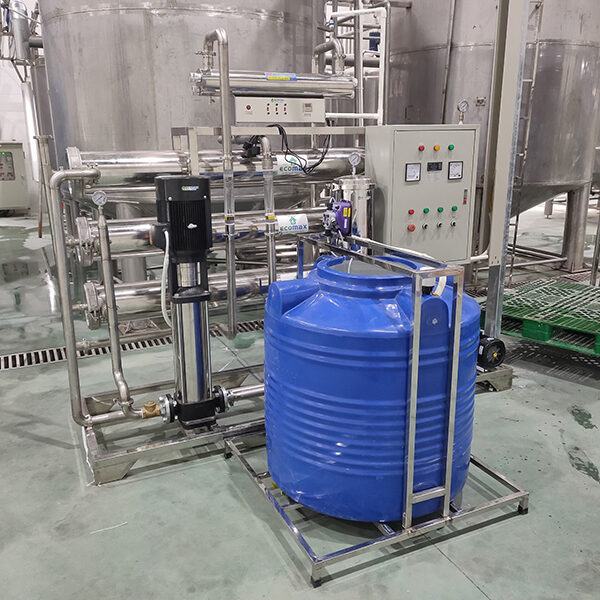 Cụm dây chuyền lọc nước RO công nghiệp 8000lít/h 3 bao gia day chuyen loc nuoc tinh khiet ro 8000lit