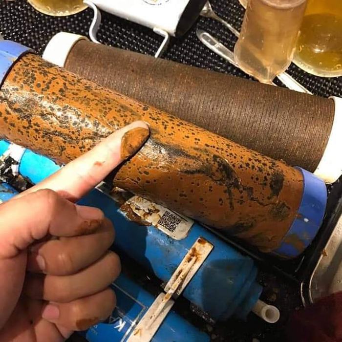 Thay lõi lọc nước