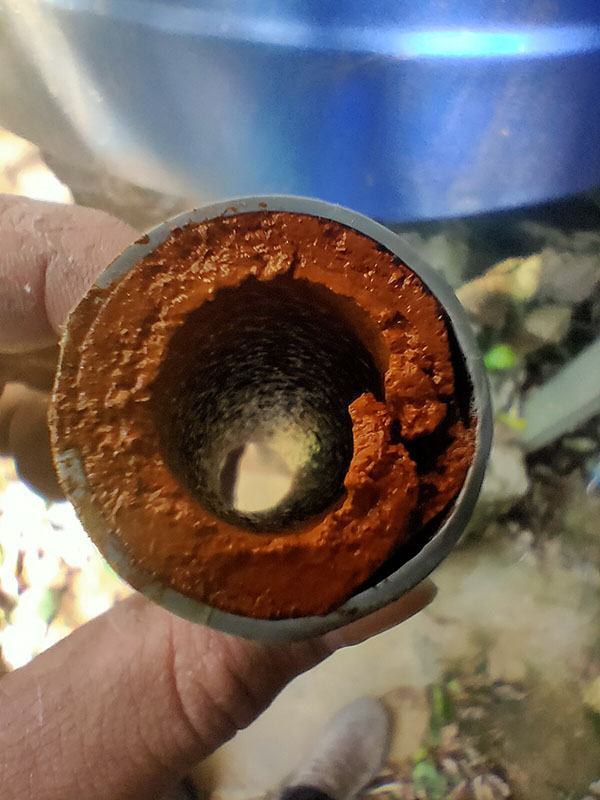 Lọc nước giếng khoan gia đình siêu bẩn tại Chương Mỹ 1 đường ống két bẩn